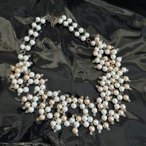 Chunky pearly necklace
